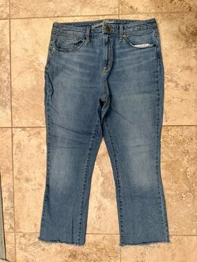 Universal Thread- light wash, High Rise, Kick Boot Crop